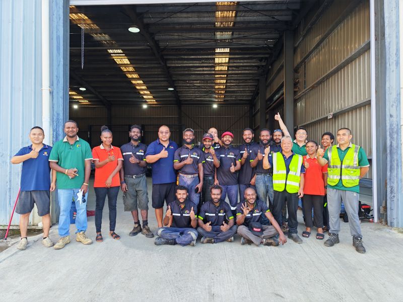 巴布亞新幾內(nèi)亞-汽修廠吃住工作現(xiàn)場